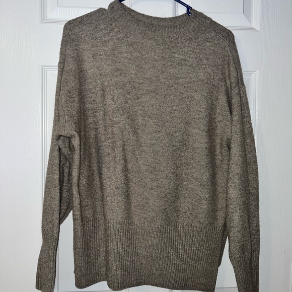 Sweater - Picture 1 of 2